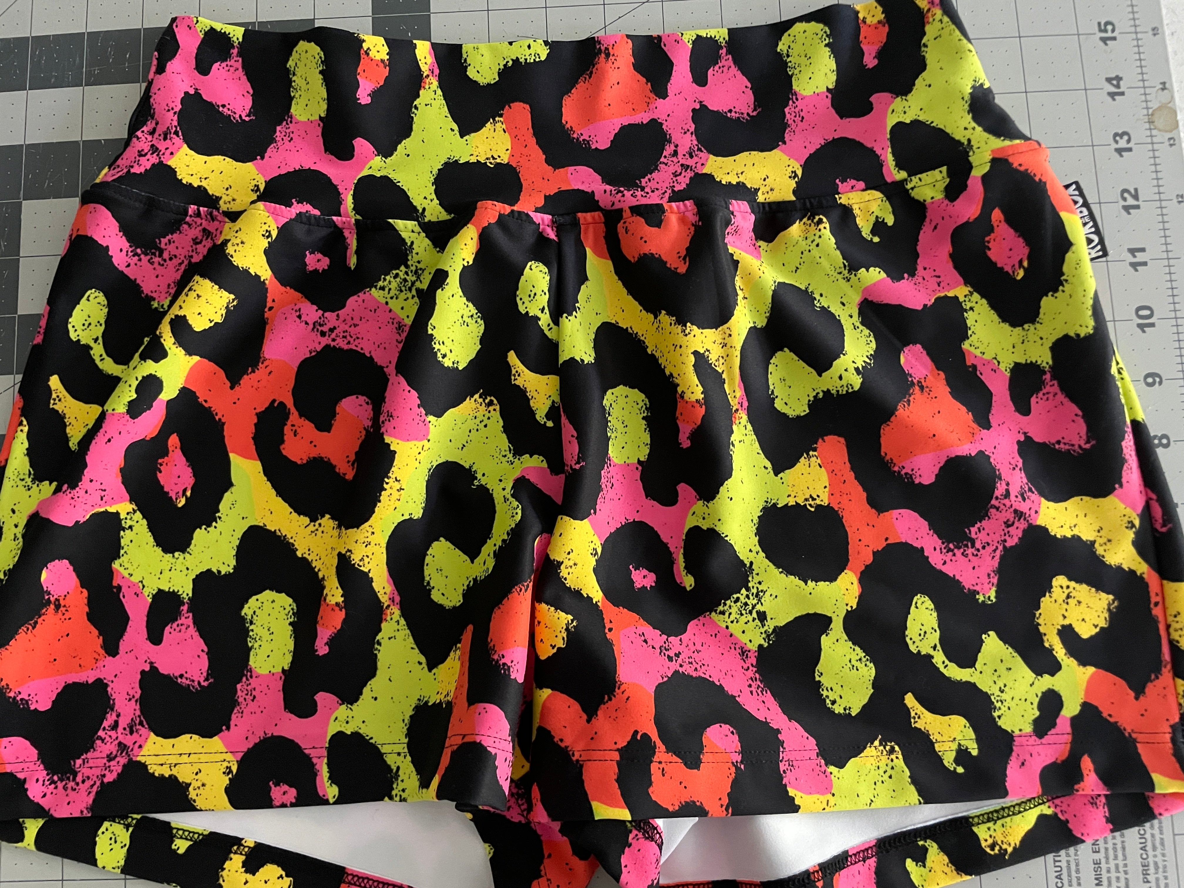Hot Neon Leo Medium Yogi Short