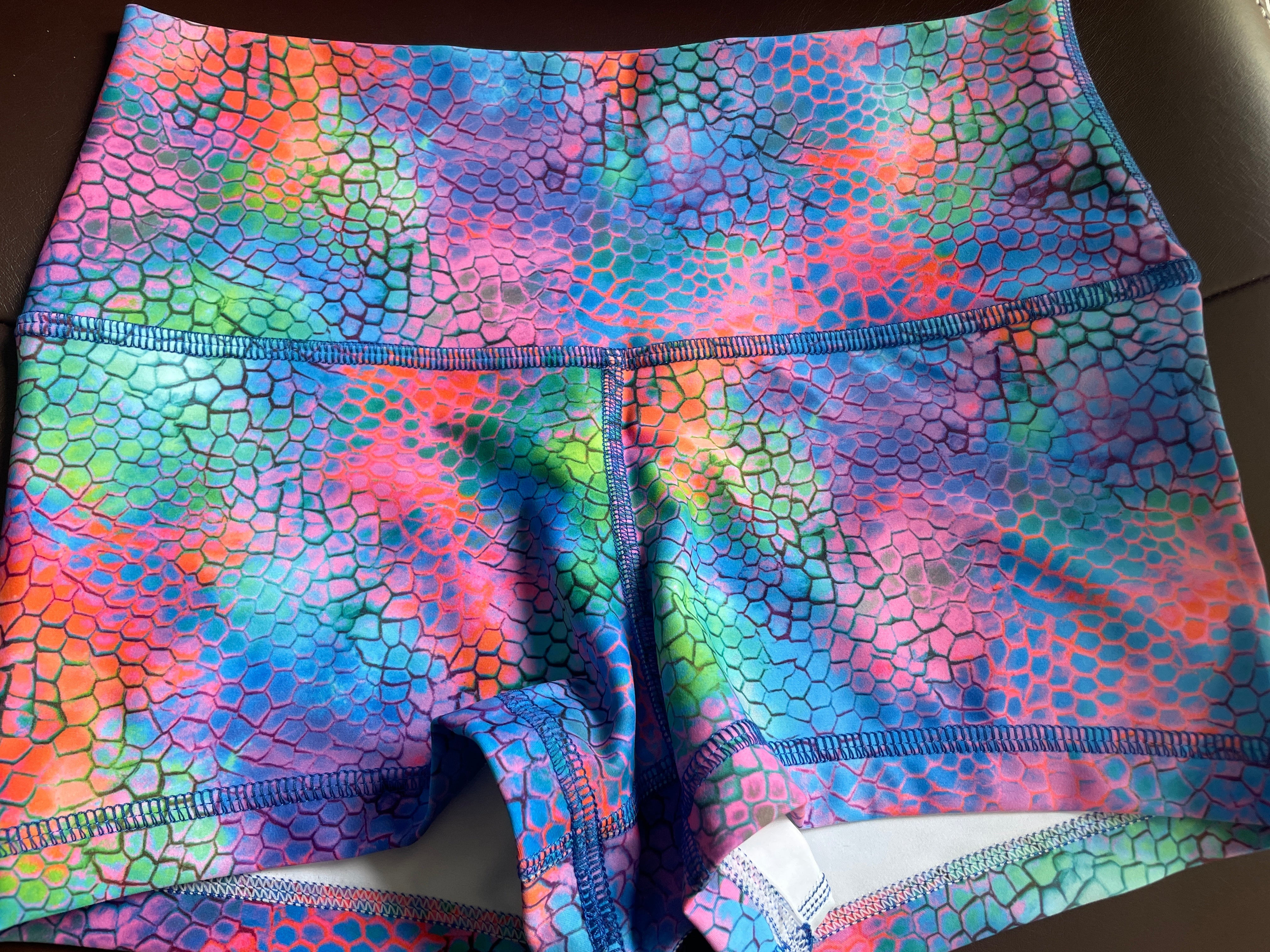 Dream scales Small 2.5" inseam 4.25 waistband - Flex