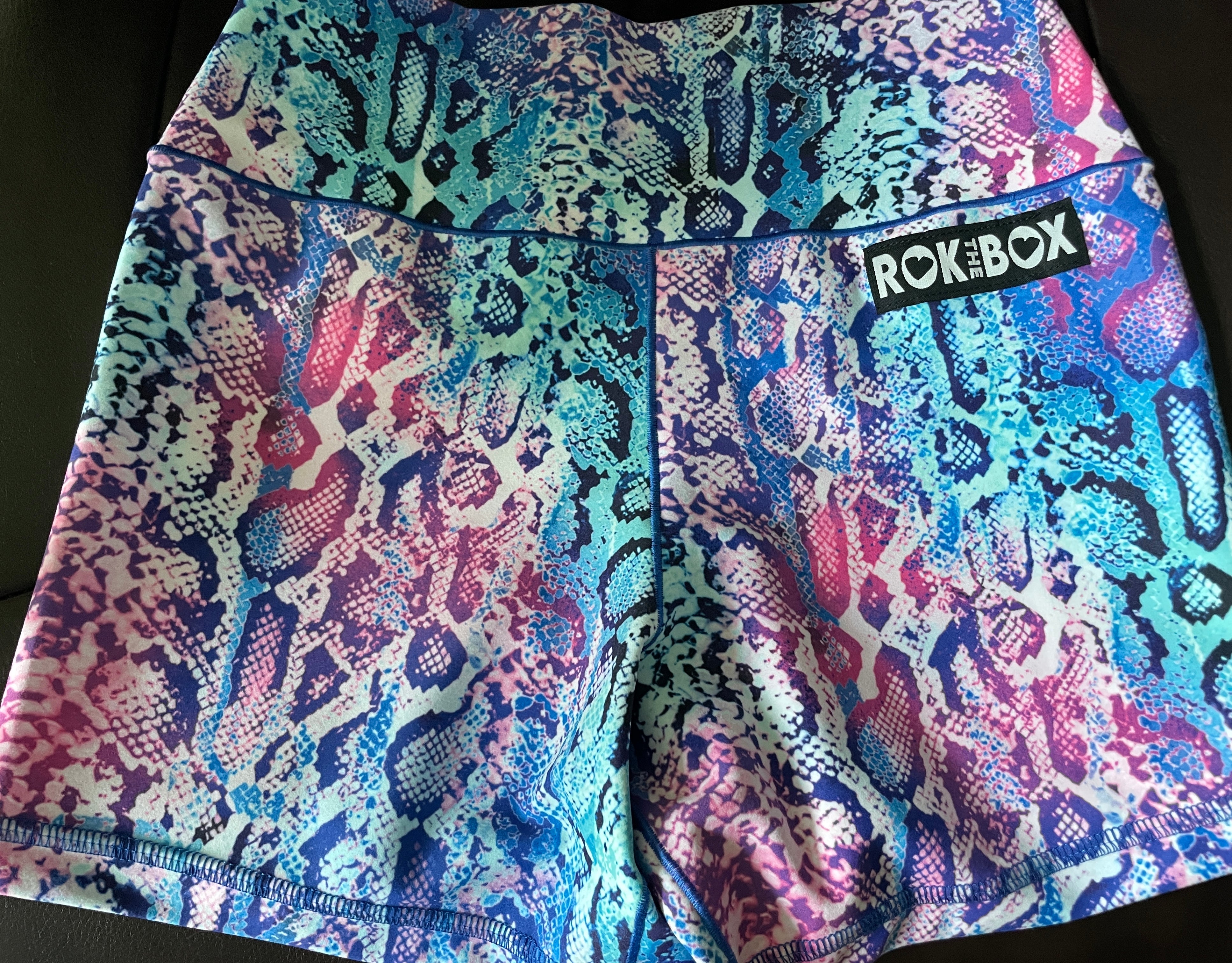 Snake Skin Hybrid Medium 4.5"inseam - Flex Fabric