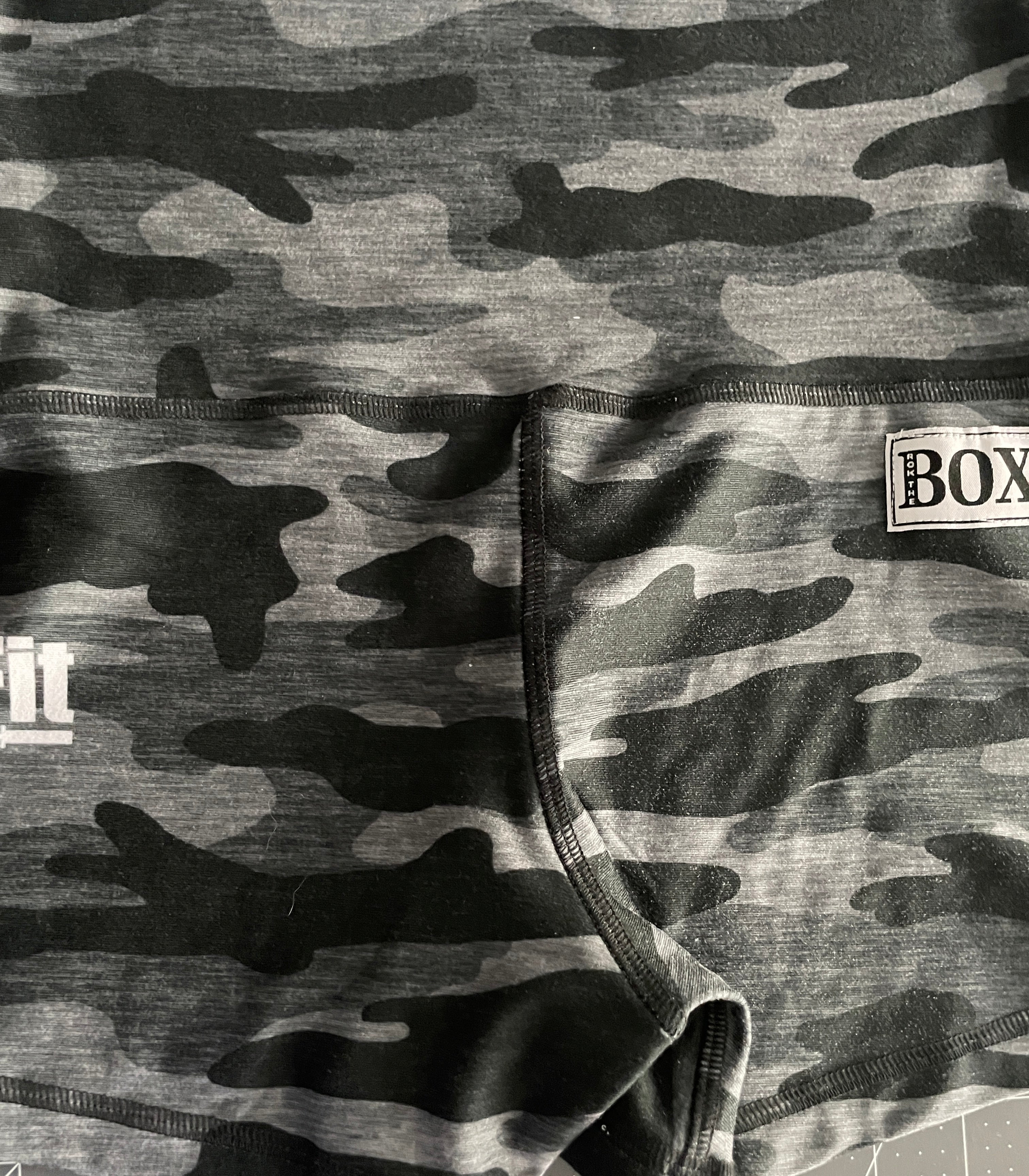 CF3090 CAMO MIDRISE 3.5"inseam SMALL HIGH WAIST - OG FabriC