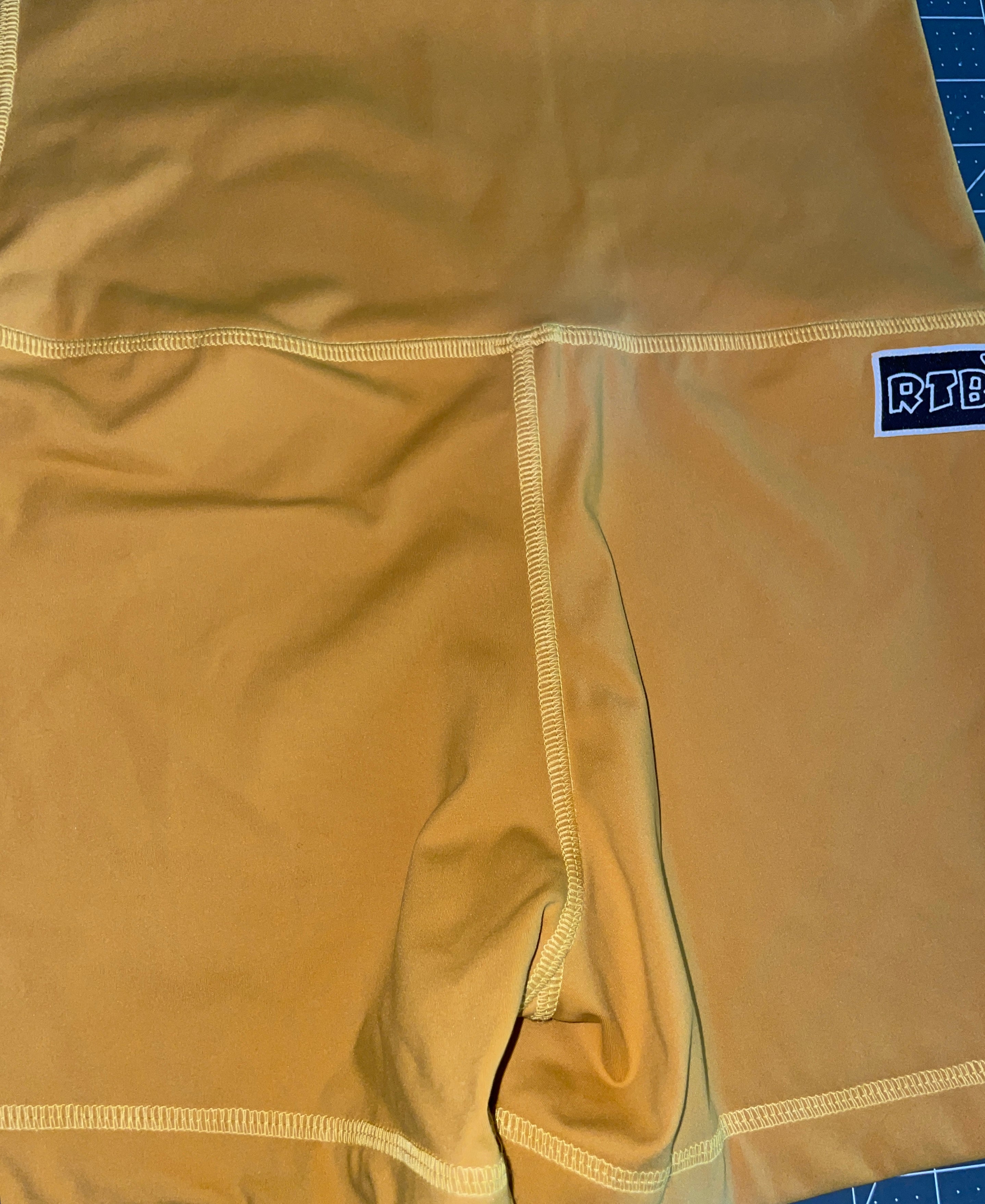 FALL WHEAT HIGHRISE 4.5"inseam MEDIUM - FLEX Fabric