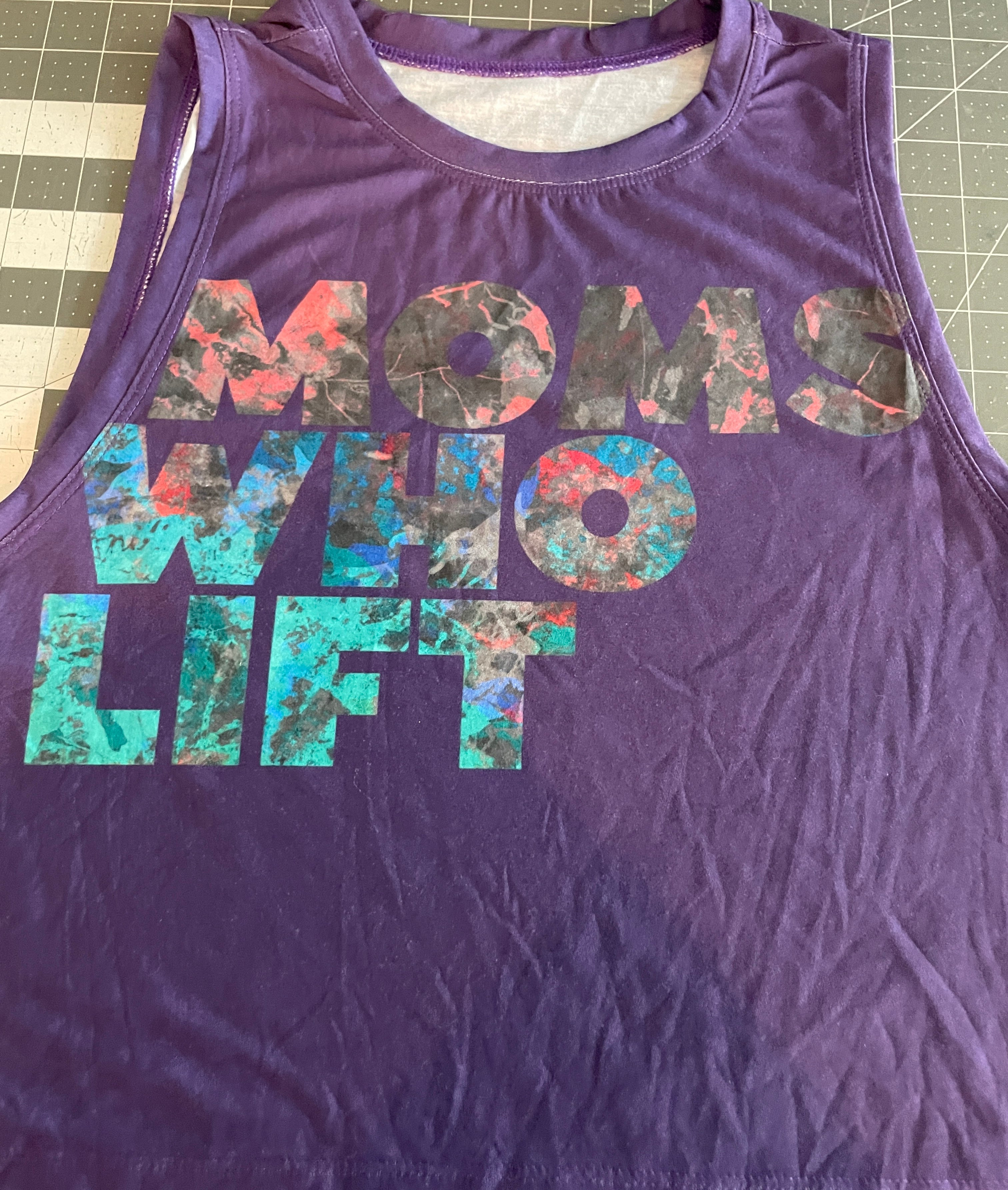 Moms Who - Freestyle Tank Small Cropped