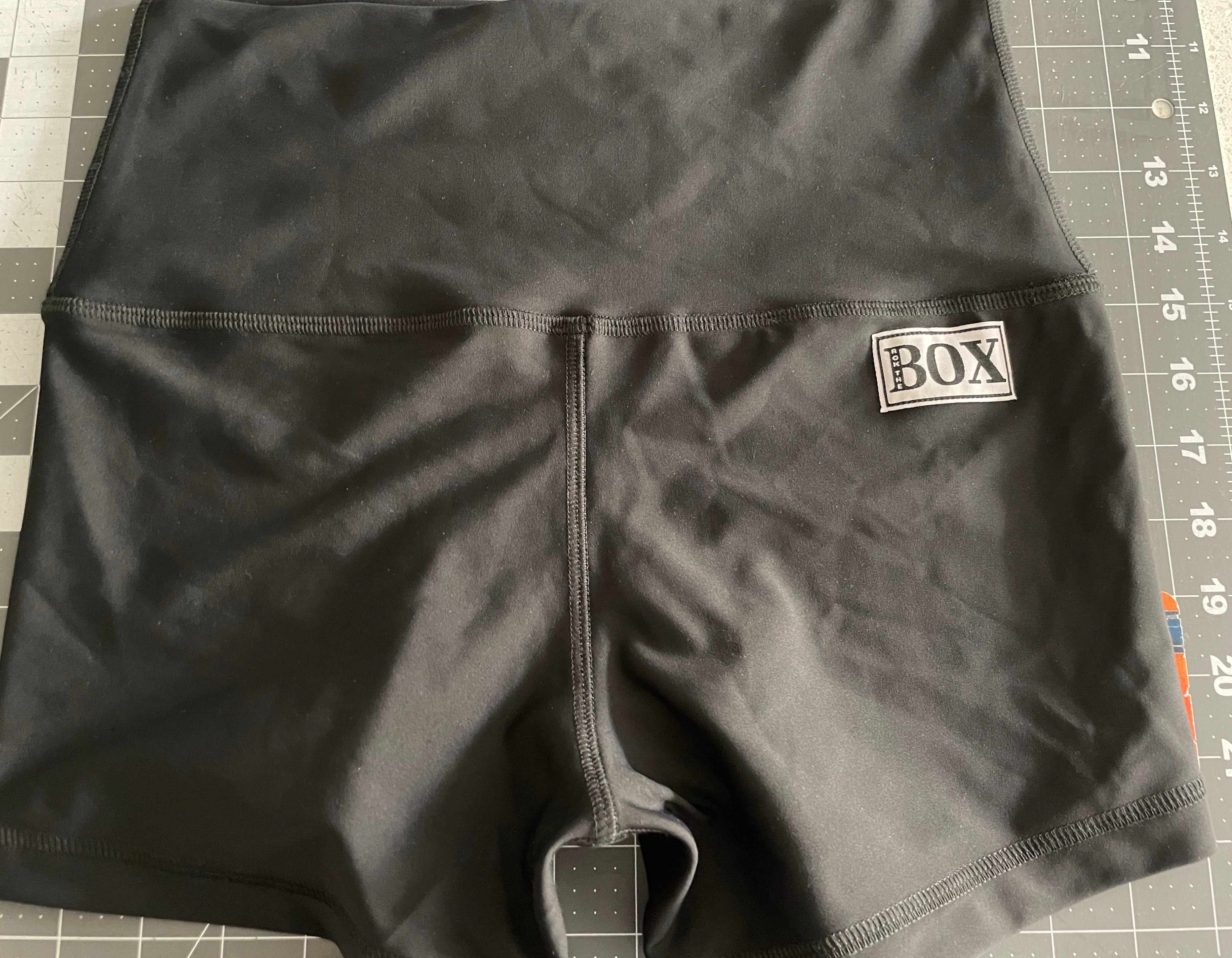 BLACK 3.5"inseam MEDIUM HIGH WAIST - FLEX Fabric