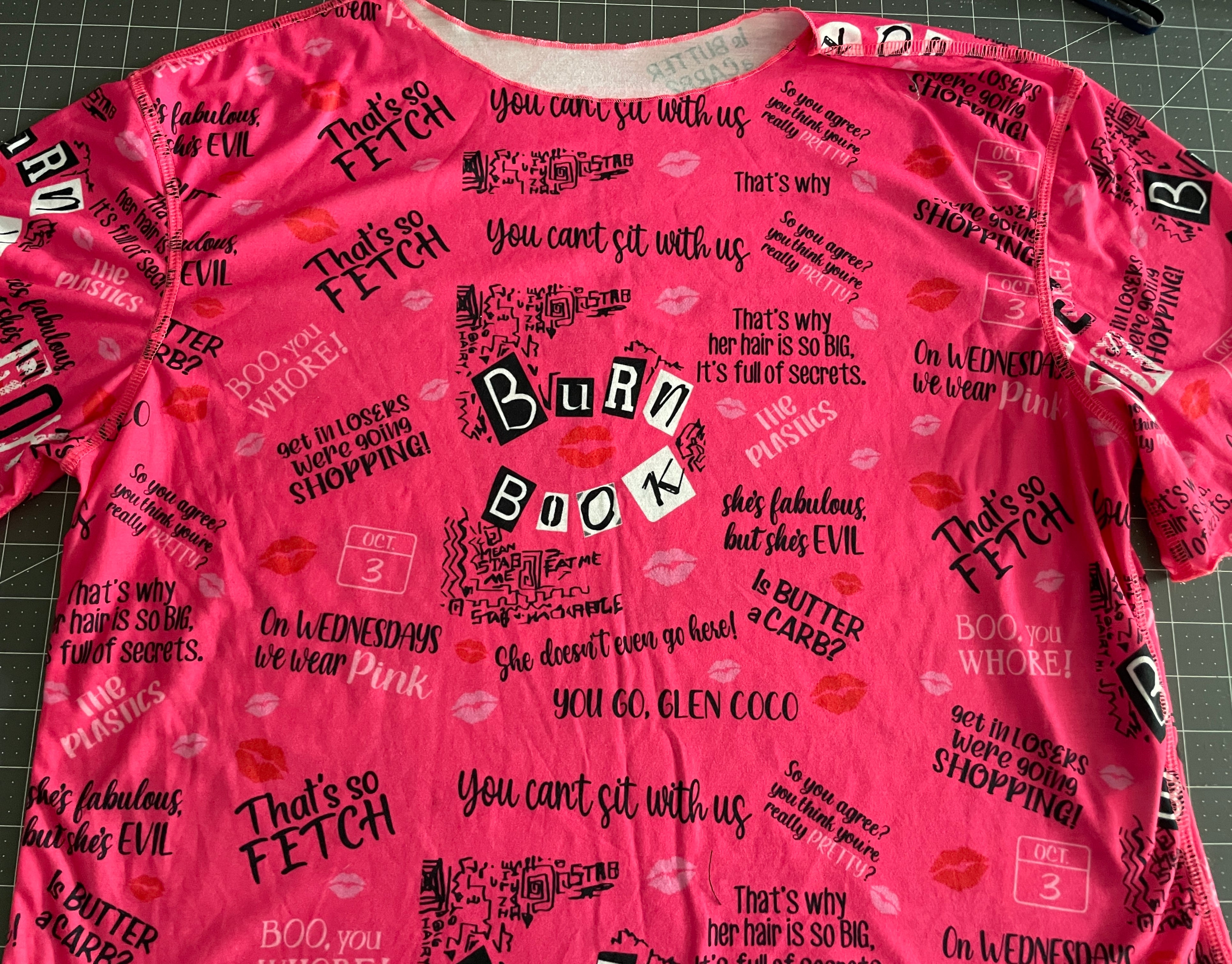 WE WEAR PINK OVERSIZE T CROPPED SMALL- RAW EDGE