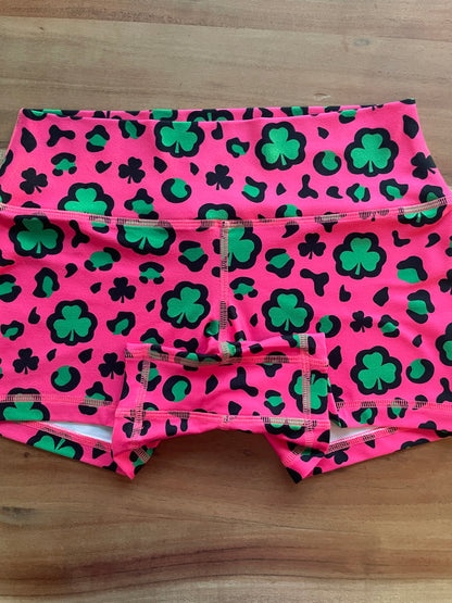 CLOVERS ON PINK  3.5” MEDIUM MID WAIST