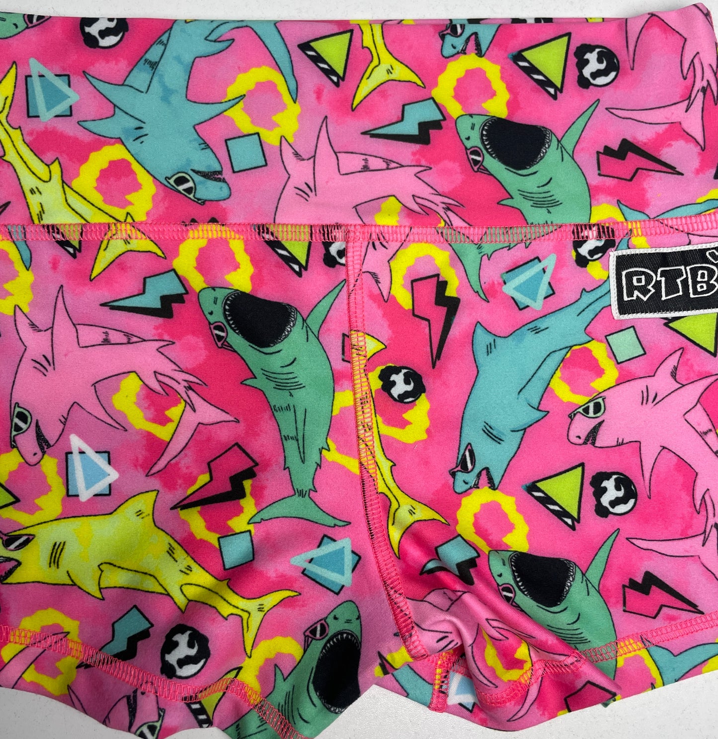 RAD SHARKS pink 3.5" Medium Midwaist Hybrid